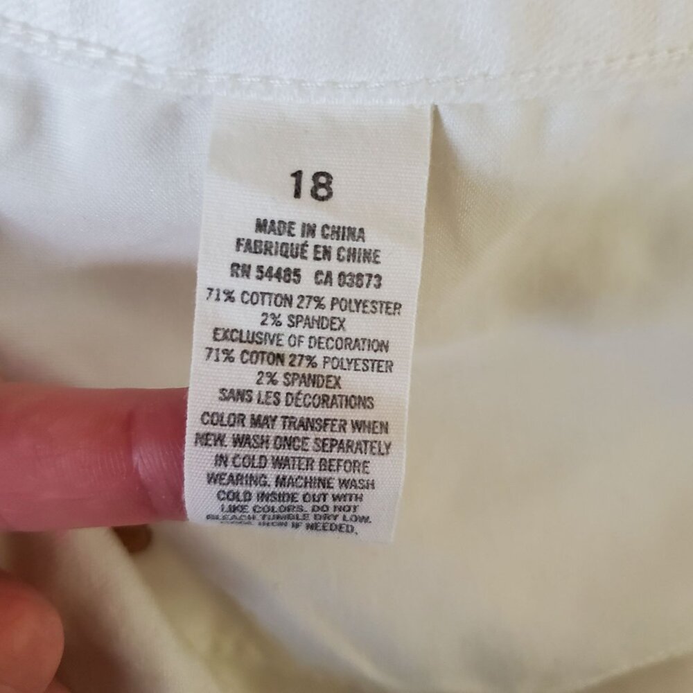 American Eagle Womens White Denim Shorts With Floral Hem Detail Size 18 - Picture 9 of 9